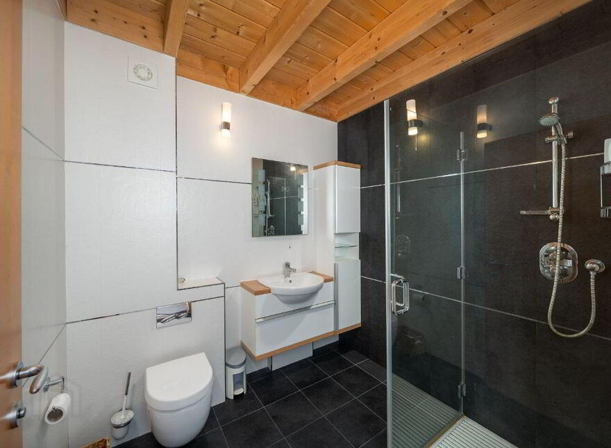 Shannagh House, Killinure, Glasson, N37RW70