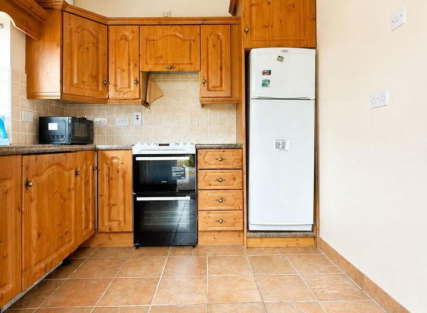 Tinamuck West, Moate, Clara, N37HY84