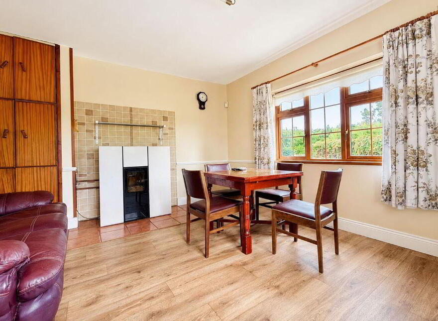 Tinamuck West, Moate, Clara, N37HY84