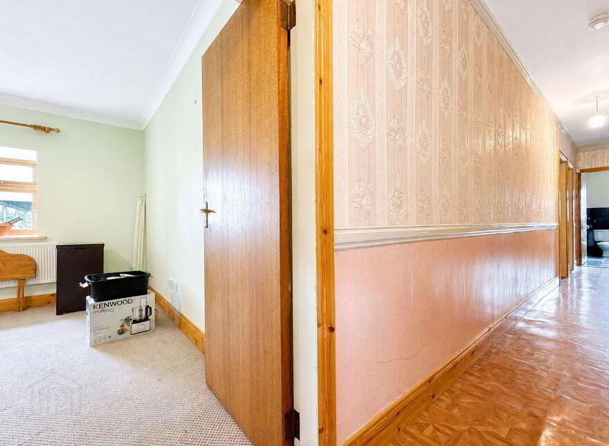 Tinamuck West, Moate, Clara, N37HY84
