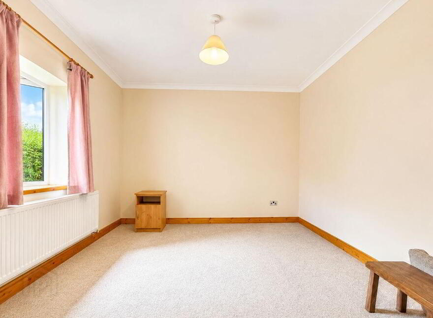 Tinamuck West, Moate, Clara, N37HY84