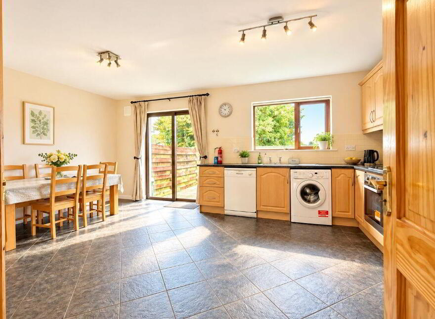 8 Abbeygarth, Baylough, Athlone, N37C3N2