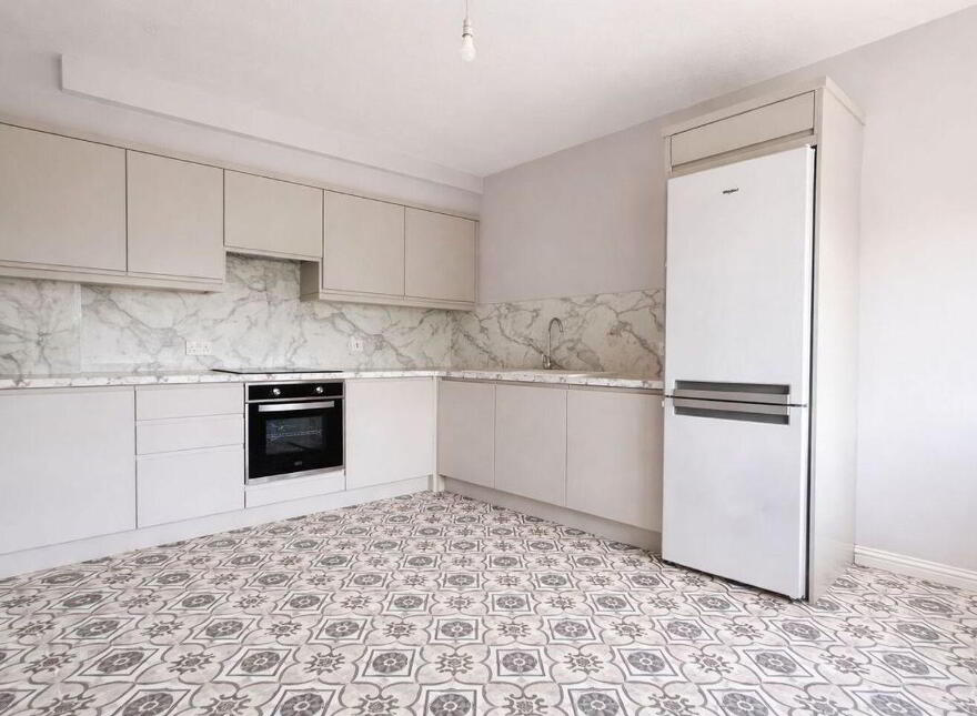 31 Palace Fields, Tuam, H54F821