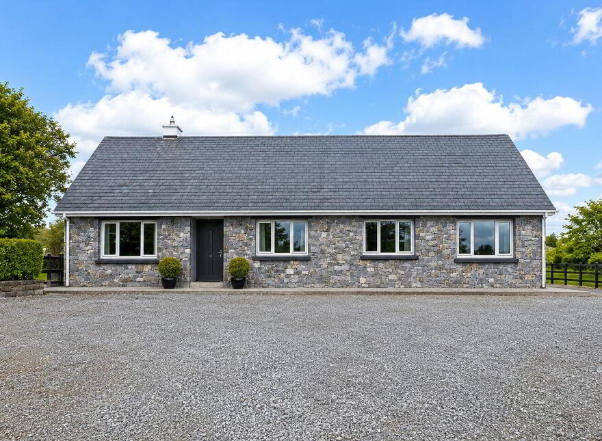 Knockavanny, Birmingham Road, Tuam, H54CH63