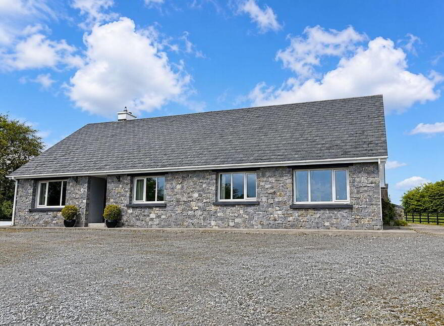 Knockavanny, Birmingham Road, Tuam, H54CH63
