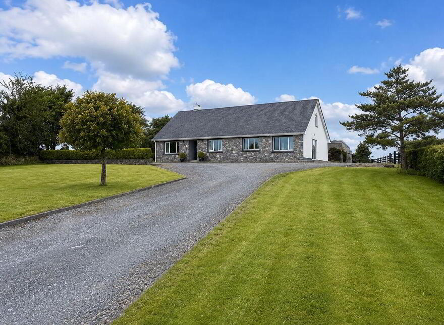 Knockavanny, Birmingham Road, Tuam, H54CH63
