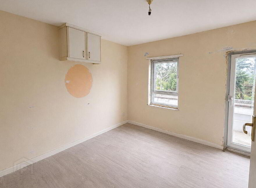 Furstville, Sarsfield Road, Ballinasloe, H53A9D0