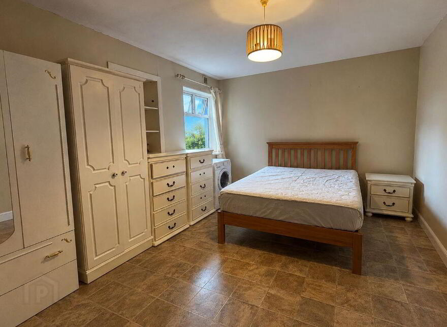 Furstville, Sarsfield Road, Ballinasloe, H53A9D0
