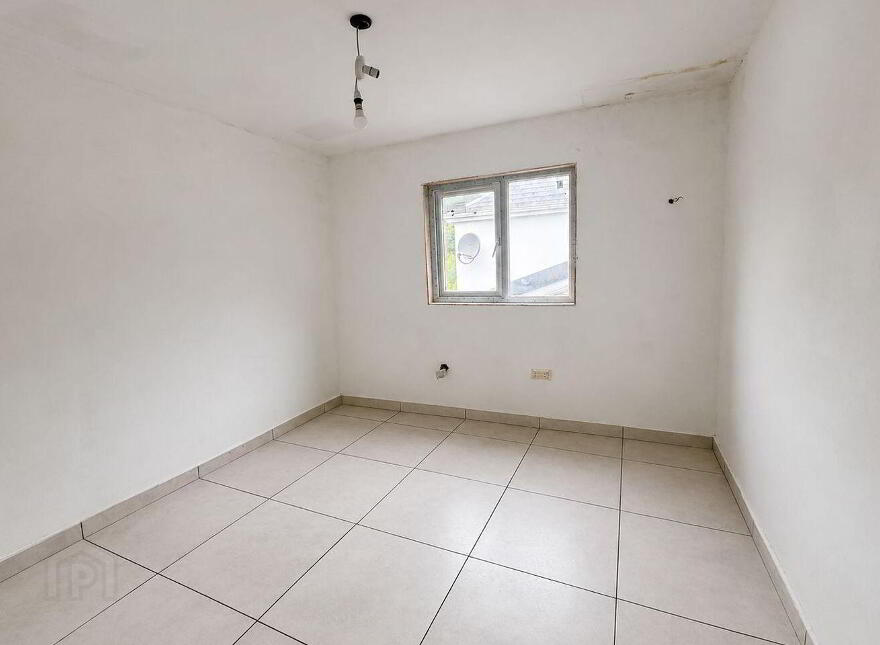 Furstville, Sarsfield Road, Ballinasloe, H53A9D0