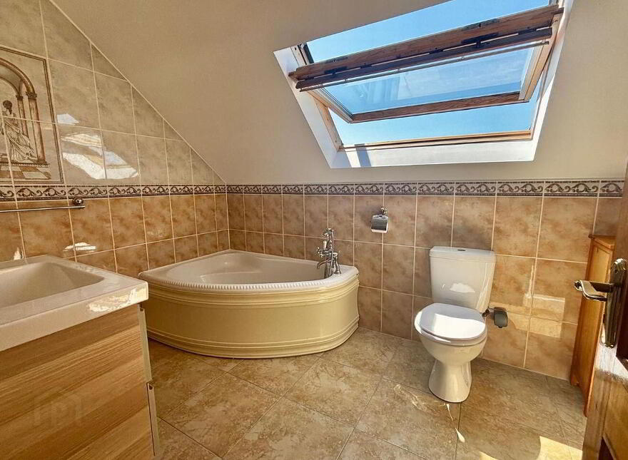 Kilcreevanty, Tuam, H54R235