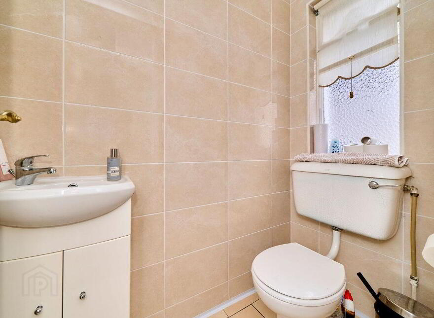 50 Jkl Street, Edenderry, R45Y638