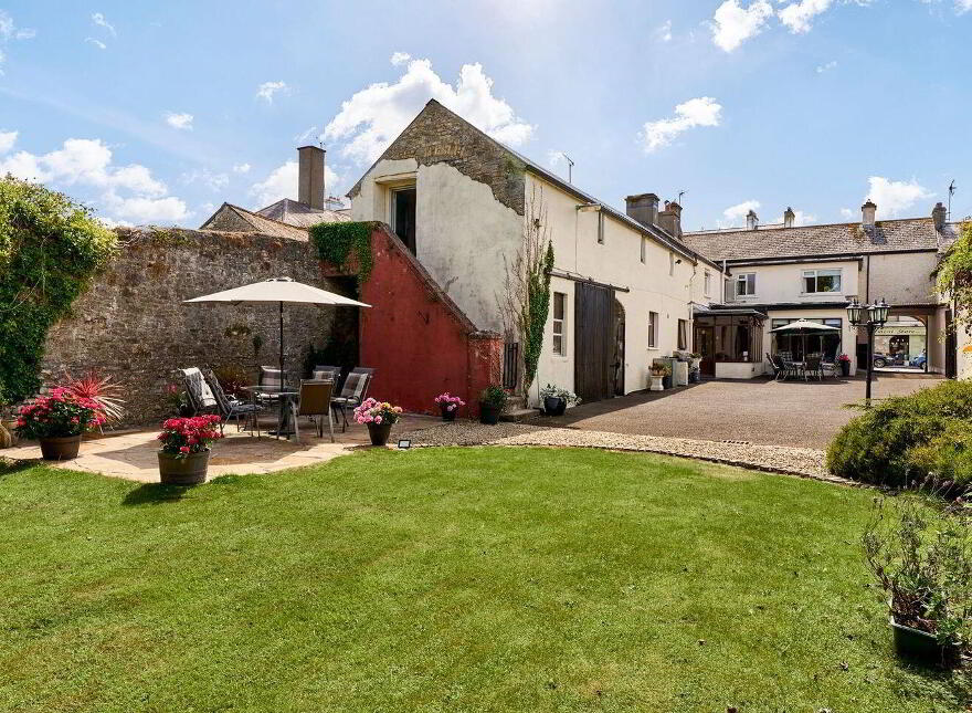 50 Jkl Street, Edenderry, R45Y638