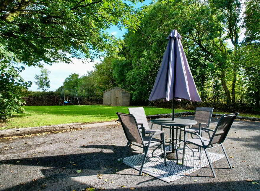 Mile Hill, Ballinrobe, Neale, F31K037