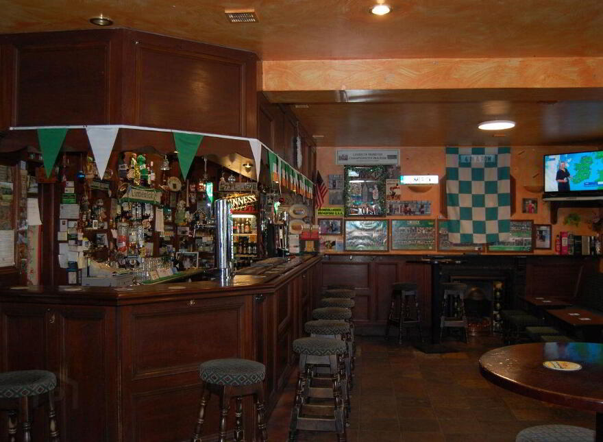 The Green Bar, The Square, Dromcolliher, P56RV02