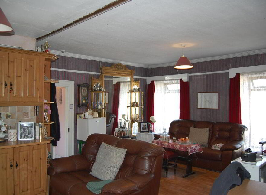 The Green Bar, The Square, Dromcolliher, P56RV02