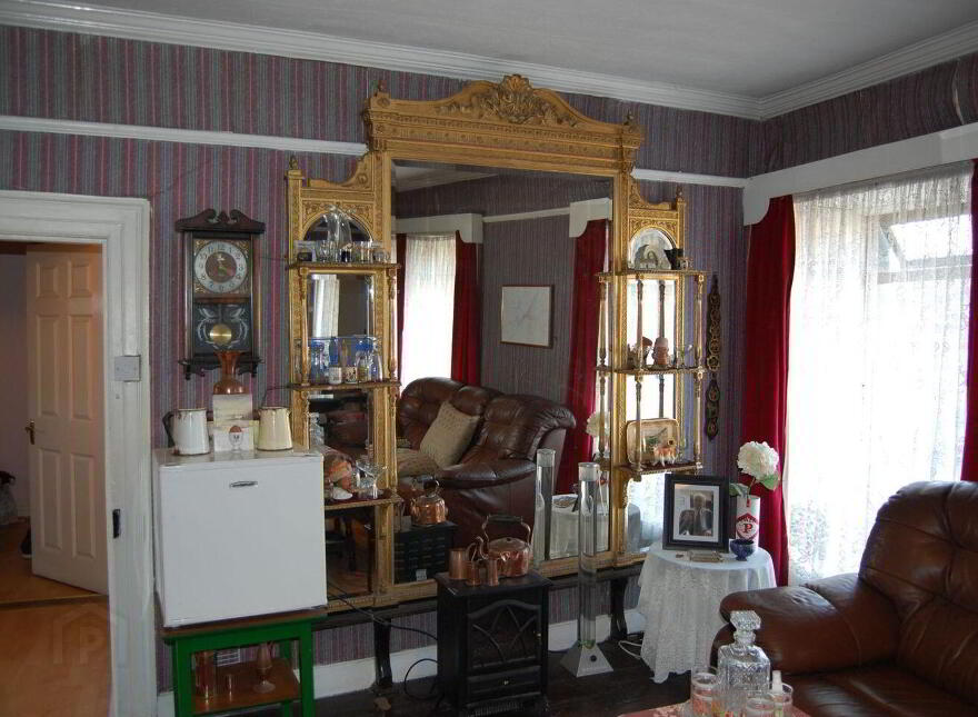 The Green Bar, The Square, Dromcolliher, P56RV02