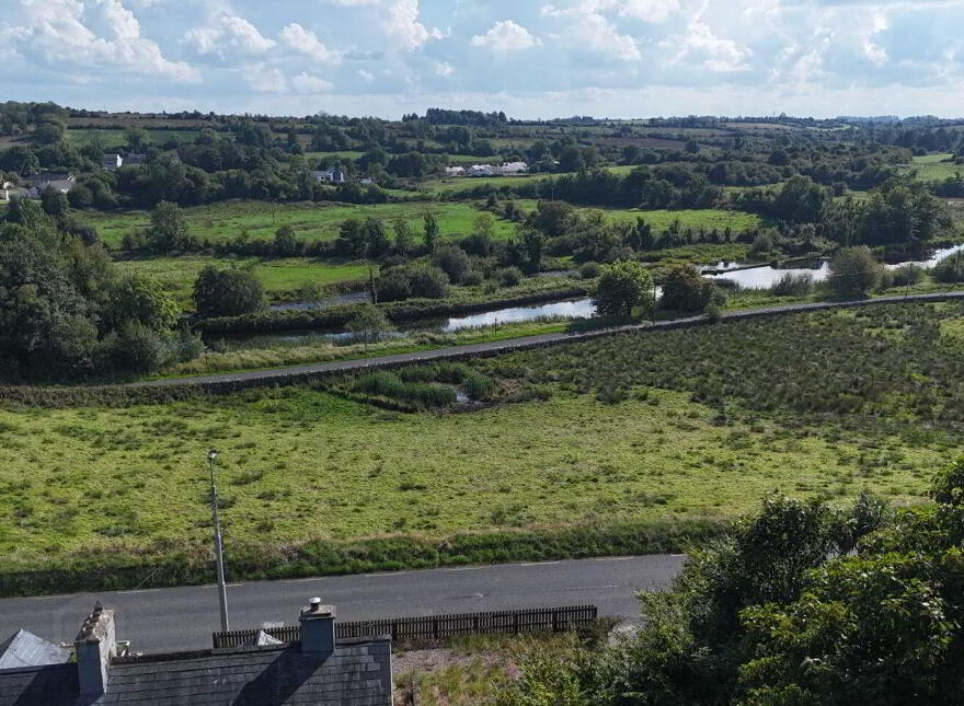 Mocmoyne Road, Boyle, F52E651