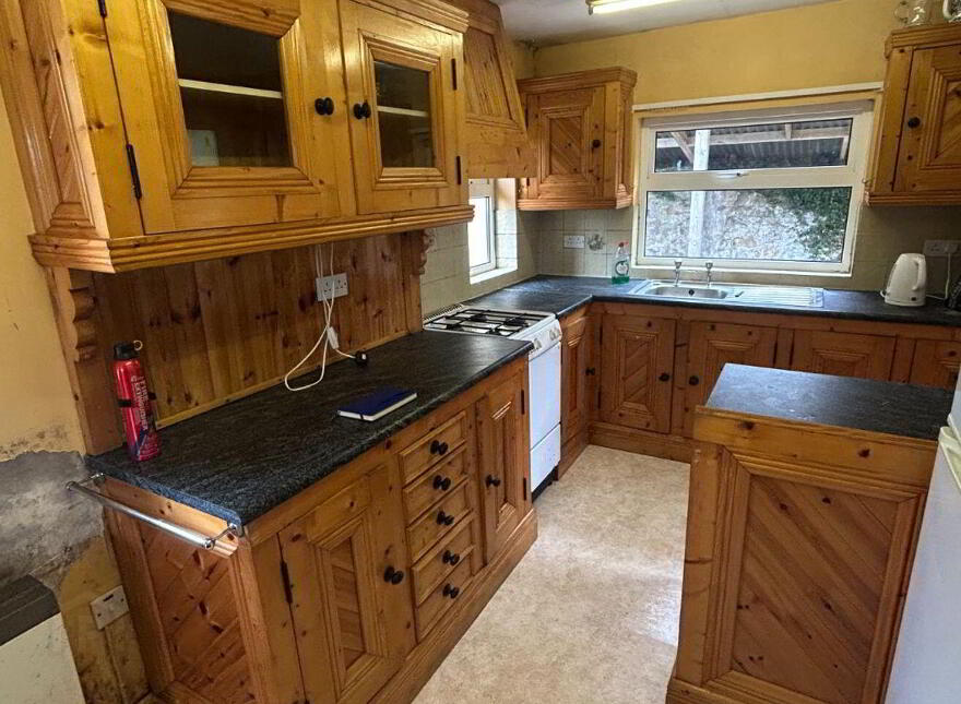 Mocmoyne Road, Boyle, F52E651