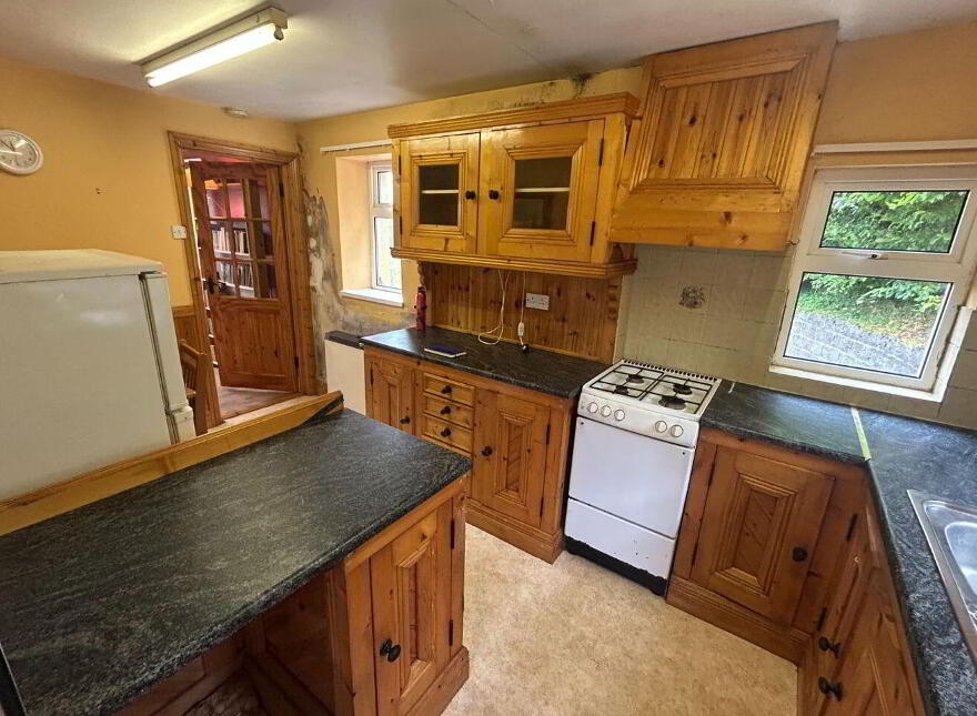 Mocmoyne Road, Boyle, F52E651