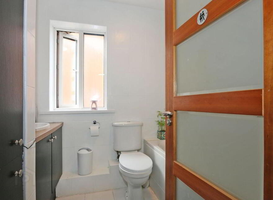 Apartment 1 Watergate House Charlotte Quay, Limerick City Centre, V94PY19