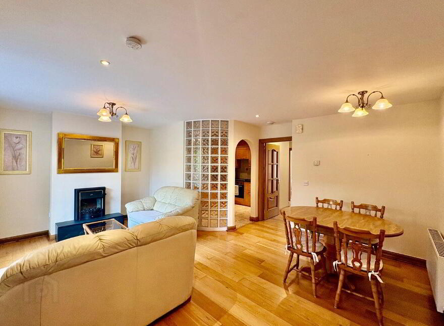 90 Welwyn Road, Maryborough Woods, Douglas, T12E0H4