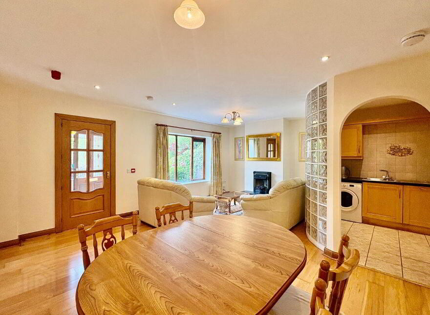 90 Welwyn Road, Maryborough Woods, Douglas, T12E0H4