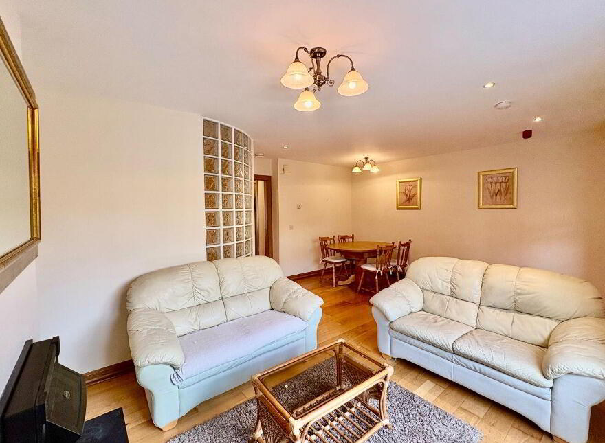 90 Welwyn Road, Maryborough Woods, Douglas, T12E0H4
