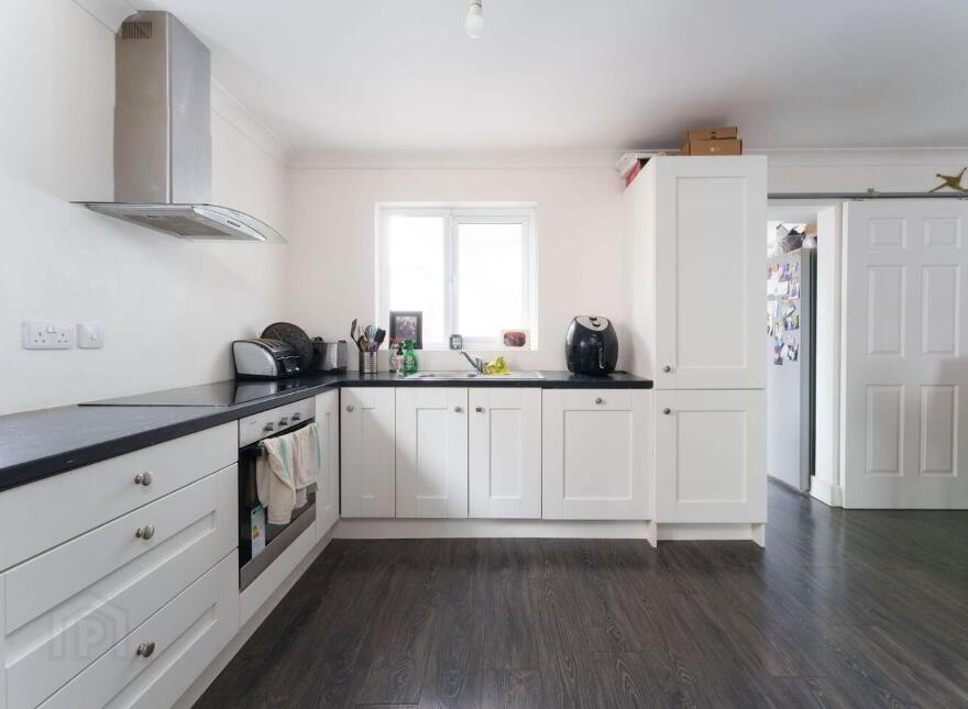 12 Hillview, Rhode, R35HX46