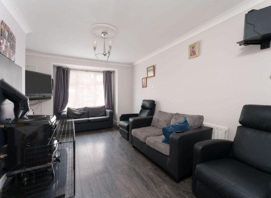 12 Hillview, Rhode, R35HX46