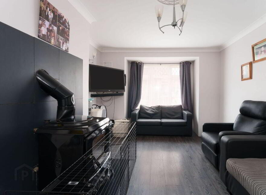 12 Hillview, Rhode, R35HX46