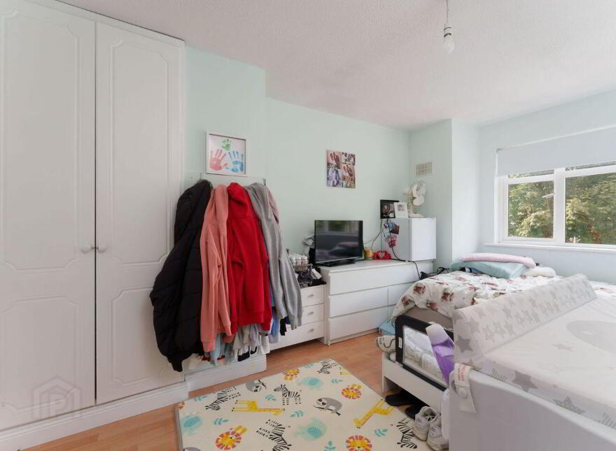 12 Hillview, Rhode, R35HX46