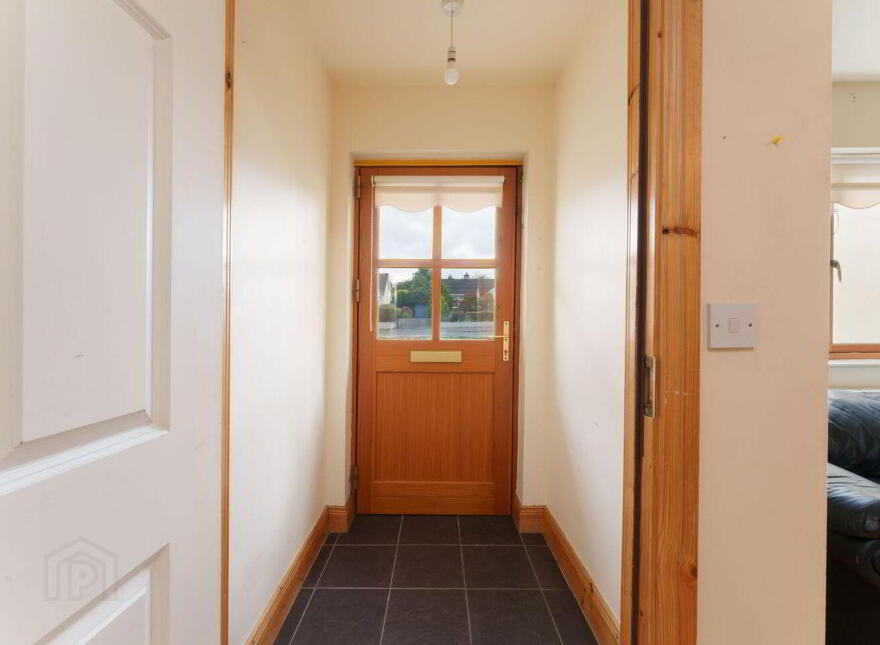 4 Brosna Court, Frederick Street, Clara, R35N276