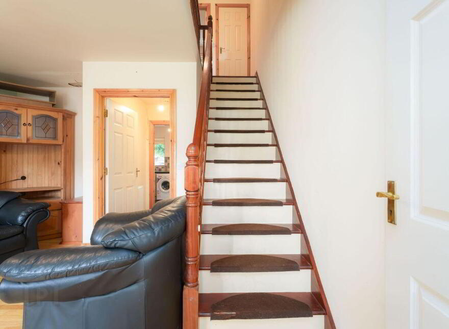 4 Brosna Court, Frederick Street, Clara, R35N276