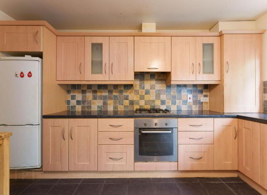 4 Brosna Court, Frederick Street, Clara, R35N276