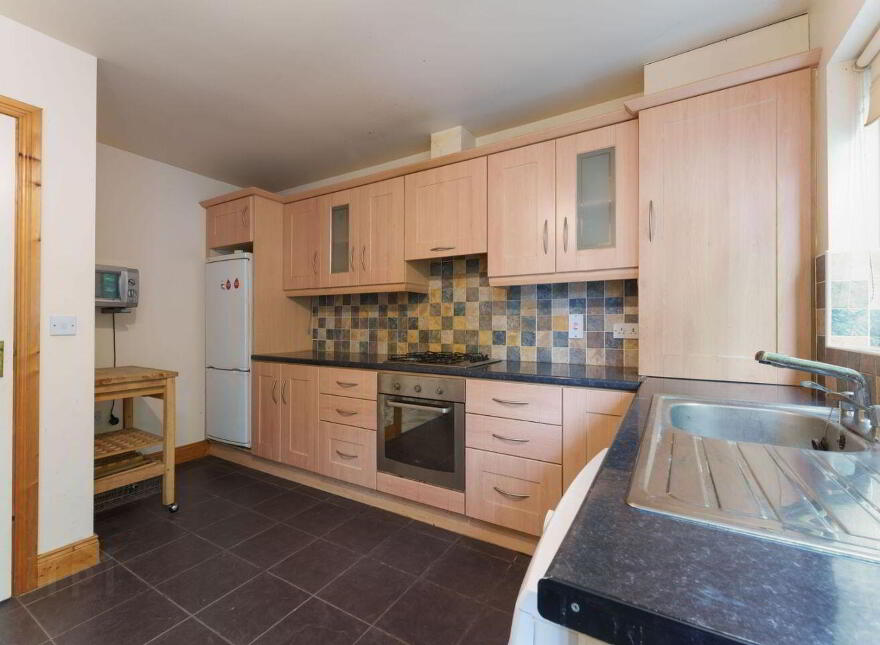 4 Brosna Court, Frederick Street, Clara, R35N276