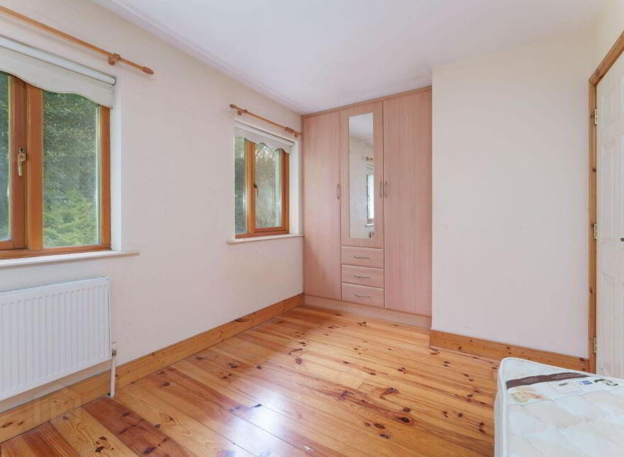 4 Brosna Court, Frederick Street, Clara, R35N276