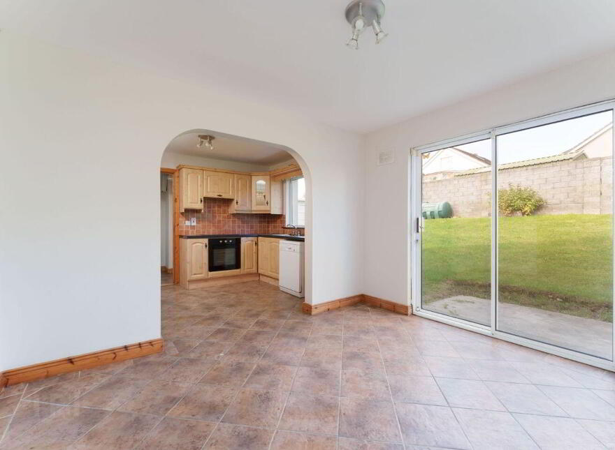 22 Priory Lawns, Rhode, R35YK58