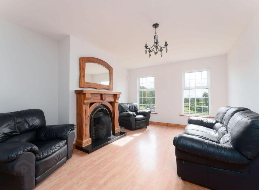 22 Priory Lawns, Rhode, R35YK58