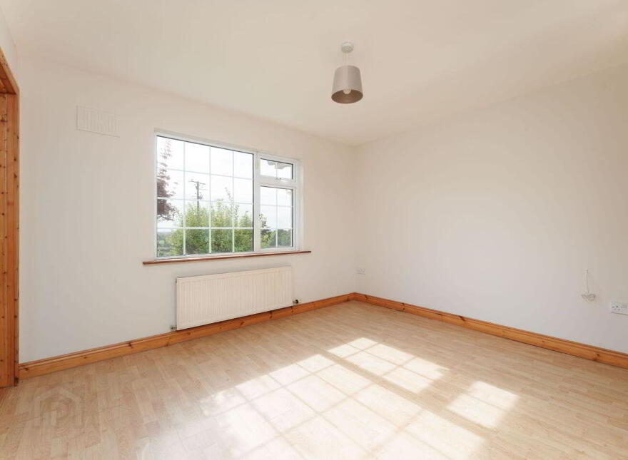 22 Priory Lawns, Rhode, R35YK58