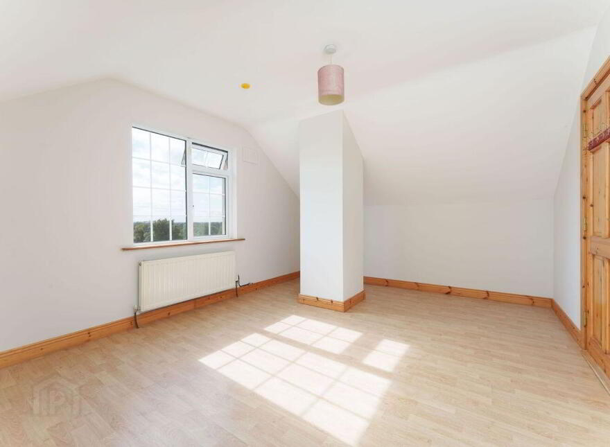 22 Priory Lawns, Rhode, R35YK58