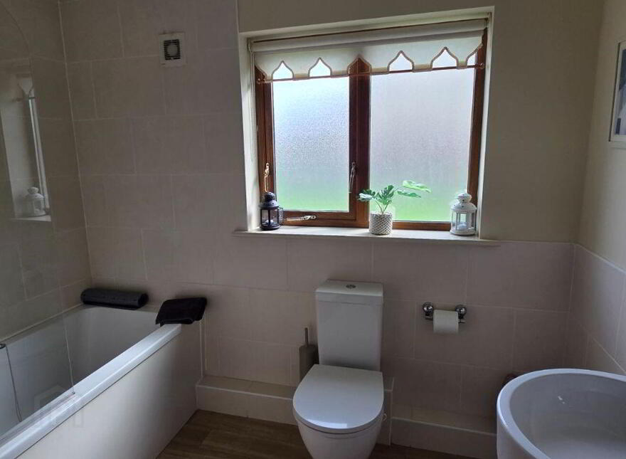 C19 Cahermore Holiday Village, Enniscrone, F26RC92