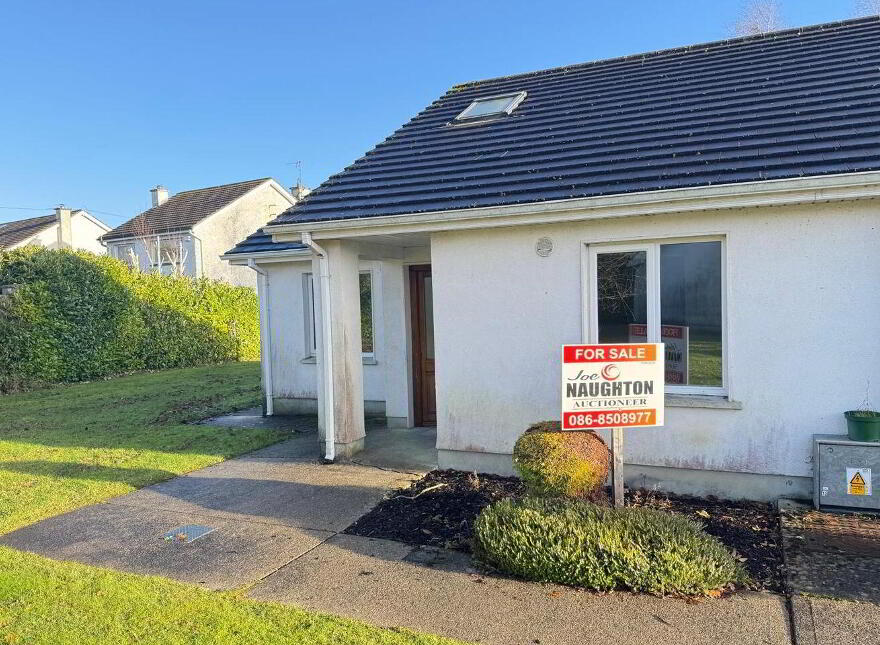 11 Sonas Village, Cloghanboy, Athlone, N37D155