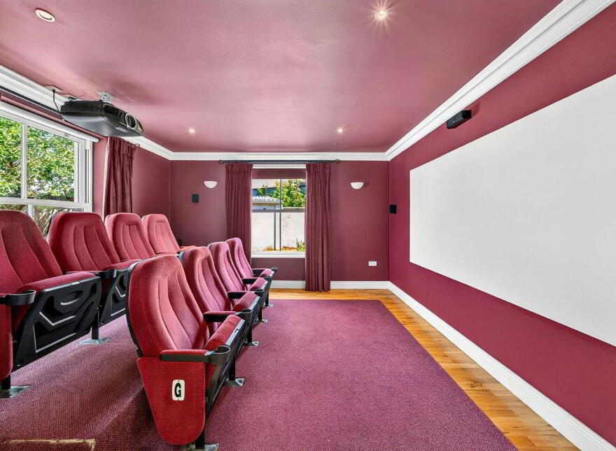 Sandybay House, Creaghduff, Coosan, Athlone, N37A0H2