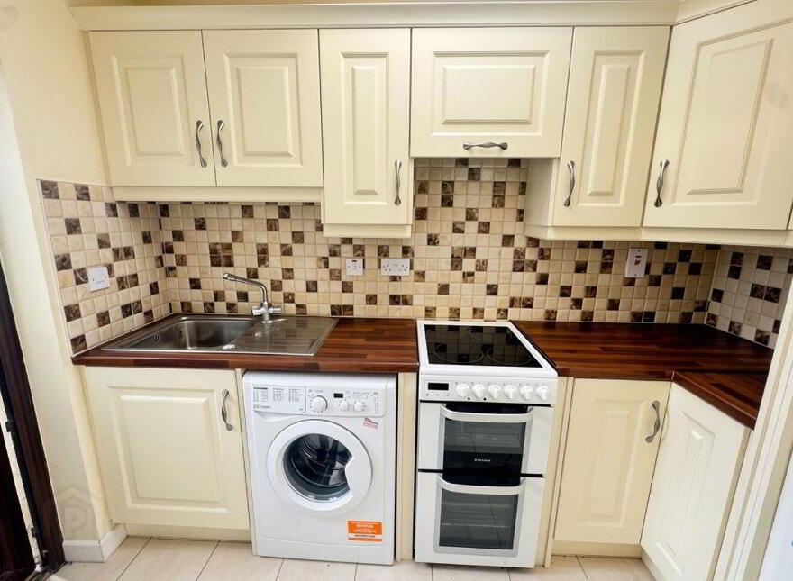 30 Saint Joseph's Villas, Athlone, N37E7K8
