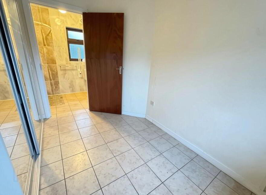 30 Saint Joseph's Villas, Athlone, N37E7K8