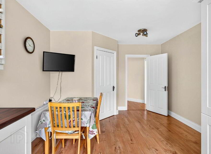 4 Woodville Court, Woodville Grange, Athlone, N37FY52