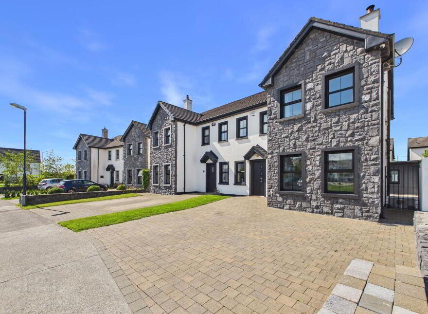 8 Cluain Na Cathrach, Caherroyn, Athenry, H65YV48 photo