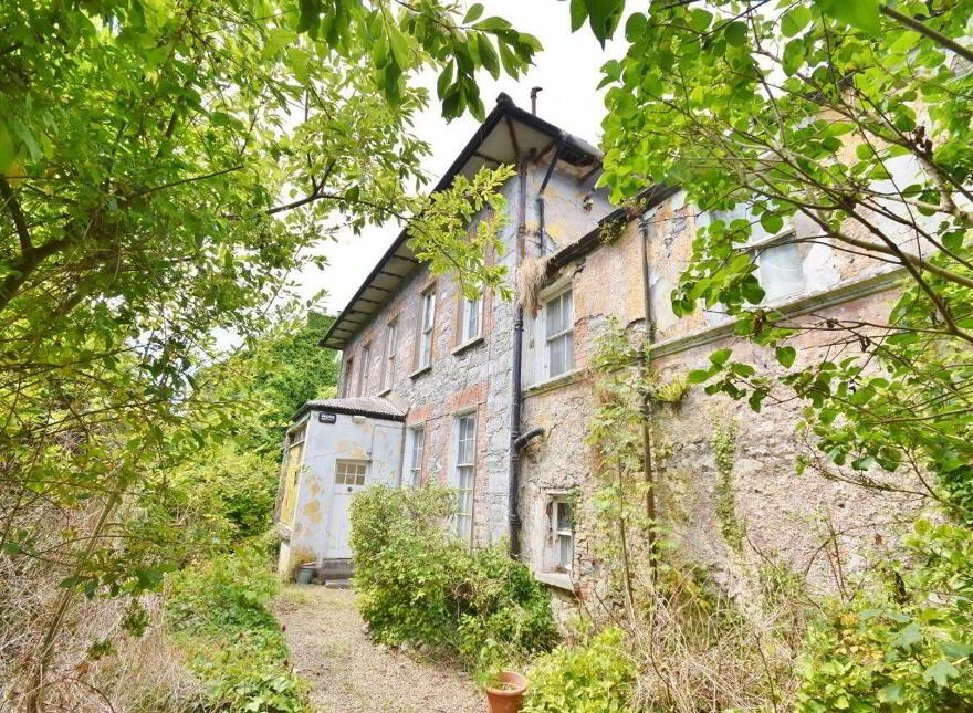 Strand House, Strand Street, Tralee, V92N6XC