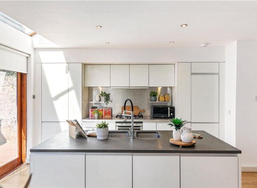 Cove Villa, 1A Lower Albert Road, Sandycove, A96A3T9