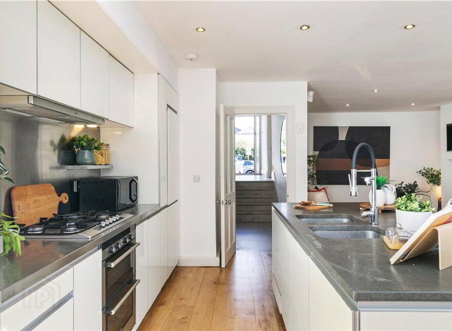 Cove Villa, 1A Lower Albert Road, Sandycove, A96A3T9